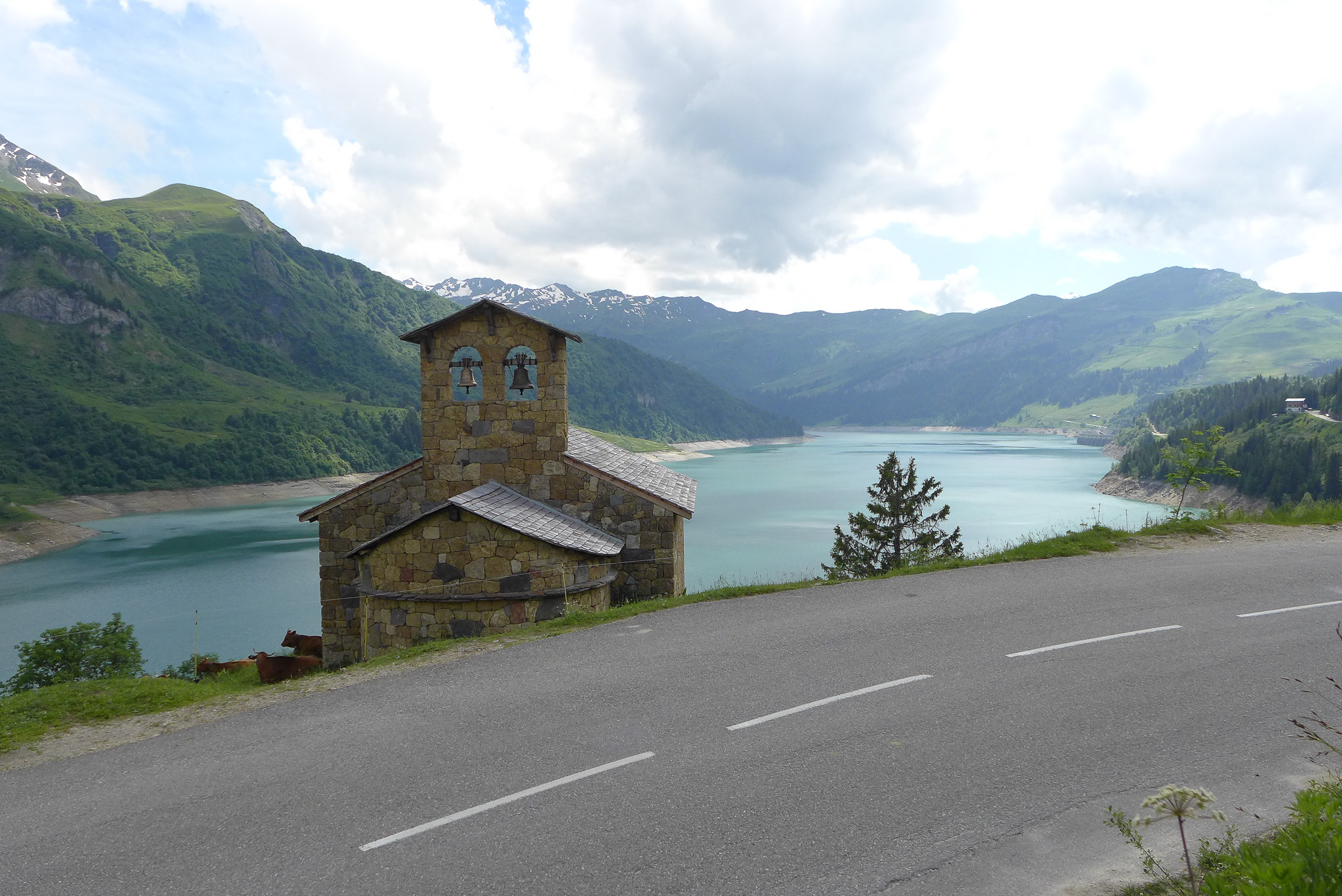 Chapelle et lac